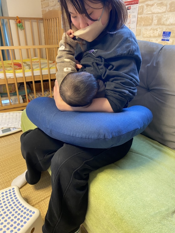 New! OKETANIらくらくクッション　～　へたらない　授乳クッション～　インディゴブルーのサムネイル画像